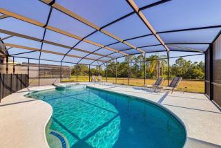 Huge deck area, private conservation views, 5 beds - 0