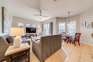 Beautiful And Peaceful 5 Bedroom Home, Private Pool - Davenport - 8