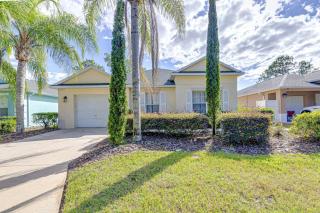 Superb modern 4 bed home close to attractions - 9