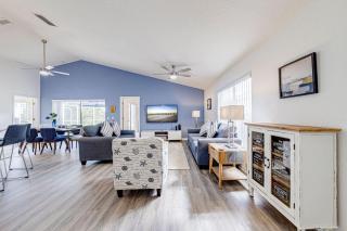 Superb modern 4 bed home close to attractions - 3