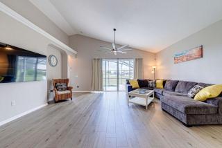 Open plan pool home sleeps 12 - 3