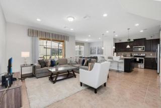 Luxury 5 Bed Pool Home Close To Disney, Spacious - 8