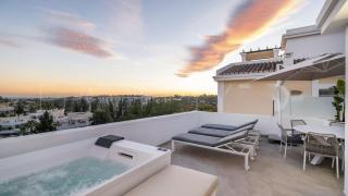 The Exquisite Townhouse in Aloha Gardens - Marbella - 9