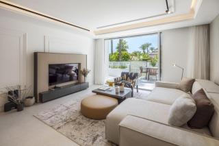 Elegant 3- Bedroom Apartment in Puente Romano - Marbella - 0