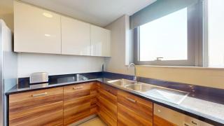 Sparkle Tower - Chic Three Bed with Marina View - 4