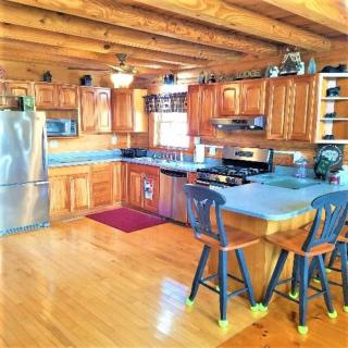 496 Bass Lake Retreat sleeps 22 - Knox - 7
