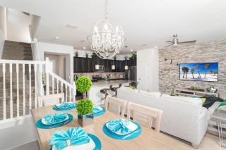 Fantastic townhome in resort style complex - 9