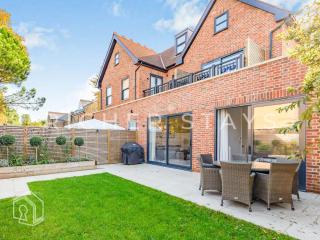 Exquisite 2-Bedroom Apartment, Parking and Garden - Stadtteil Ealing - 0