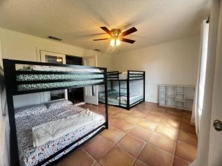 Bunk bed private room Ideal for Groups in SHARED home - 1