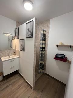 With us , your home nous chez vous - Bécon-les-Granits - 7