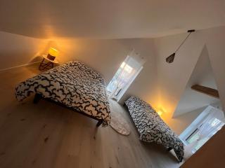 With us , your home nous chez vous - Bécon-les-Granits - 4