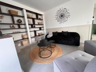 With us , your home nous chez vous - Bécon-les-Granits - 2