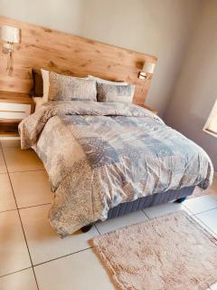Sandton Cozy 3 bedroomed detached duplex home - 0