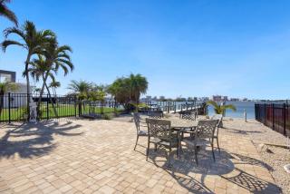 Bayview Sunset Getaway B by Sun Palace Vacations - Fort Myers Beach - 5