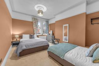 Harrogate Heights - Pure Luxury Sleeps up to 16 - Harrogate - 1