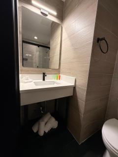 Bkway Hotel Brooklyn - 1