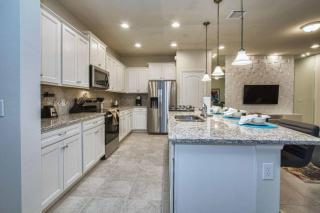 Spacious Townhome Gated Resort 5BD Pool 8922 - 9