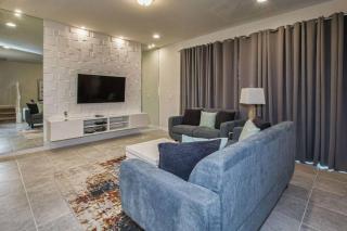 Spacious Townhome Gated Resort 5BD Pool 8922 - 8