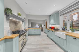 Harrogate Heights - Pure Luxury Sleeps up to 16 - Harrogate - 5