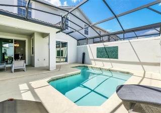 1569 SD - Spacious Champions Gate Retreat with Modern Amenities - Davenport - 0