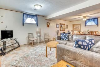 Walk to Ohio River and Spencer Landing Apt with Patio - Vienna - 0