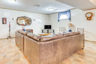 Walk to Ohio River and Spencer Landing Apt with Patio - Vienna - 7