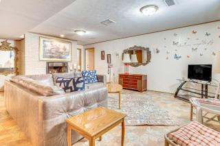 Walk to Ohio River and Spencer Landing Apt with Patio - Vienna - 6