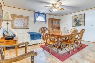 Walk to Ohio River and Spencer Landing Apt with Patio - Vienna - 4