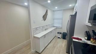 Renovated and Beachfront, Paradise Awaits! - Marco Island - 3