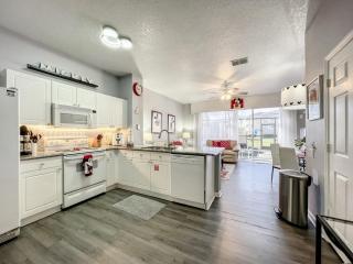 Mickey's Play House: Family Fun & Comfort - 1