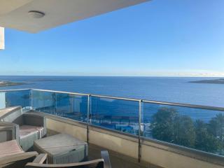 Sunrise Bay Apartments - Frontline Sea Views - 5