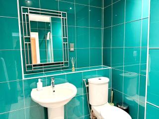 Cardiff Skyline Penthouse Apartment Free Parking Sleeps 8 - 8