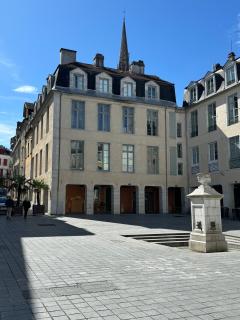 Wonderhost, volumes incroyables & chambre Royale - Pau - 6