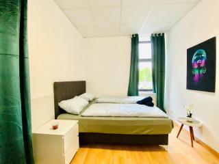 Bright & Spacious 3BR Apt with Direct City Access - Vienne - 7