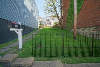 City Cottage with Yard, Sleeps 8 - 6