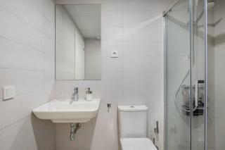 Your Sunny Retreat! Modern apt steps to the beach - Málaga - 6