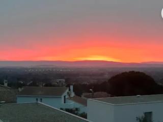 Maison provençale Piscine calme et soleil Très proche d'un arrêt de bus - Villeneuve-lès-Avignon - 1