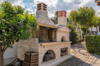 Luxury Garden Villa - Elegant rural retreat, heated pool - Foinikiá - 2