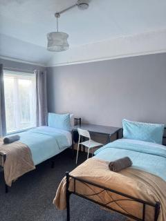 Shirley House 6, Guest House, Self Catering, Self Check in with smart locks, use of Fully Equipped Kitchen, close to City Centre, Ideal for Longer Stays, Excellent Transport Links - Southampton - 8