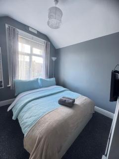 Shirley House 6, Guest House, Self Catering, Self Check in with smart locks, use of Fully Equipped Kitchen, close to City Centre, Ideal for Longer Stays, Excellent Transport Links - Southampton - 0