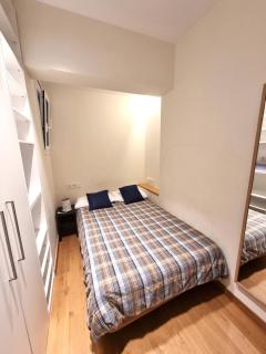 Cozy bedroom with a private bathroom in a shared house - Barcelone - 5