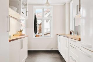 Dinbnb Home - History meets Modern I 3-Story Bergen House - Bergen - 8