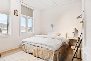 Dinbnb Home - History meets Modern I 3-Story Bergen House - 2
