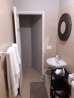Claricia's 1 bedroom ,1 bathroom furnished Apt - 3