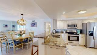 Beachfront 3BR Condo w/ Pool & Views - Fort Myers Beach - 3
