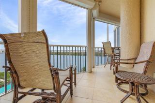 Waterside Condo w/ Balcony & Bay Views - Fort Myers Beach - 0