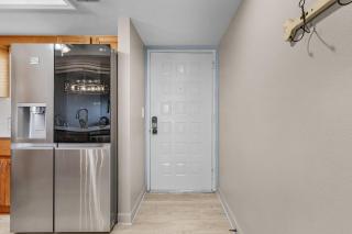 Bayfront 2BR w/ Bay View & Balcony - Fort Myers Beach - 5