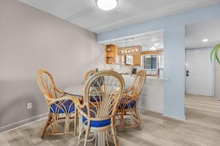 Bayfront 2BR w/ Bay View & Balcony - Fort Myers Beach - 3