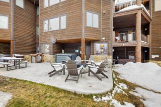 Moose Jaw Retreat - Vista - 8