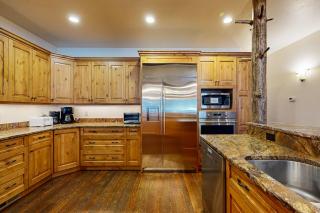 Moose Jaw Retreat - Vista - 3